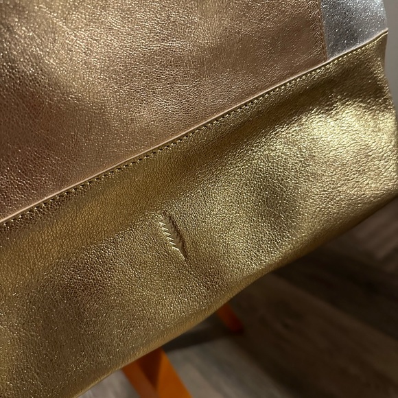 🎉SALE🎉Like New! Thacker leather tote - Picture 5 of 13